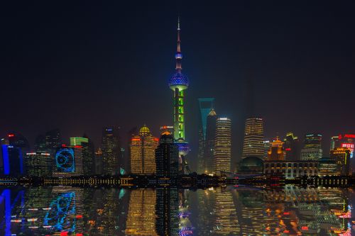 Отражение ночного города.