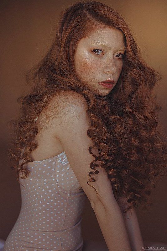 carolinemadison, portrait, beauty, body , redlips, lipstick  , redhair, redhead, portraiture, barcelona, curlyhair, studio, Pink фото превью