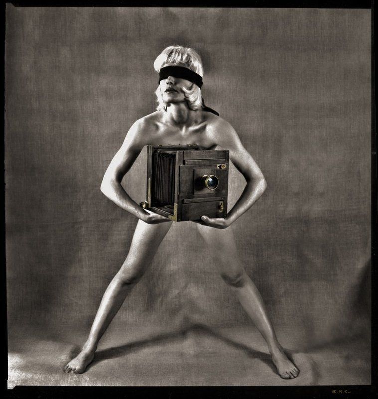 модель. фотоаппарат, студия Опыты с оптикой.. фото превью