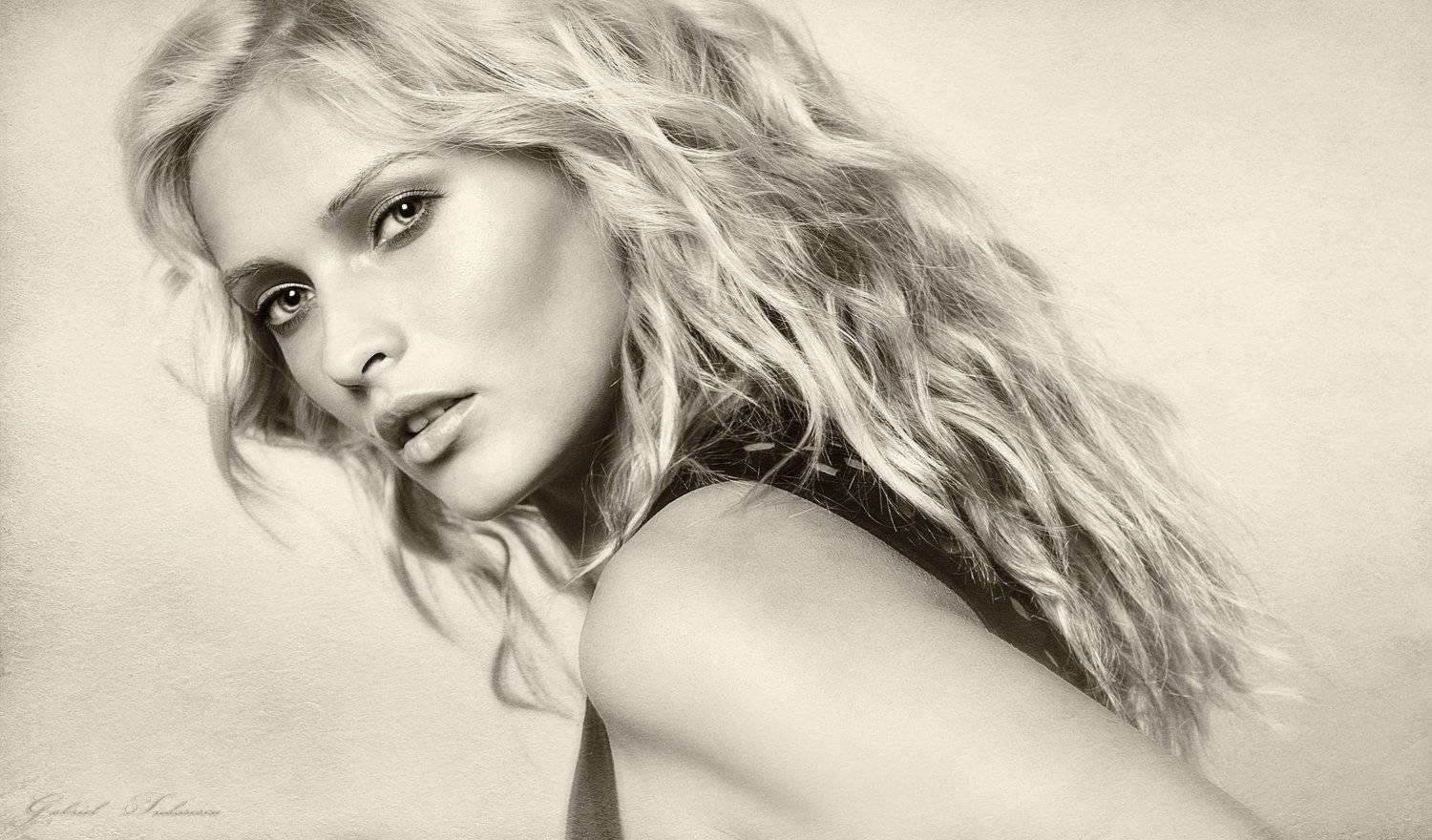 portrait, black & white, Gabriel Tudosescu EFIAP