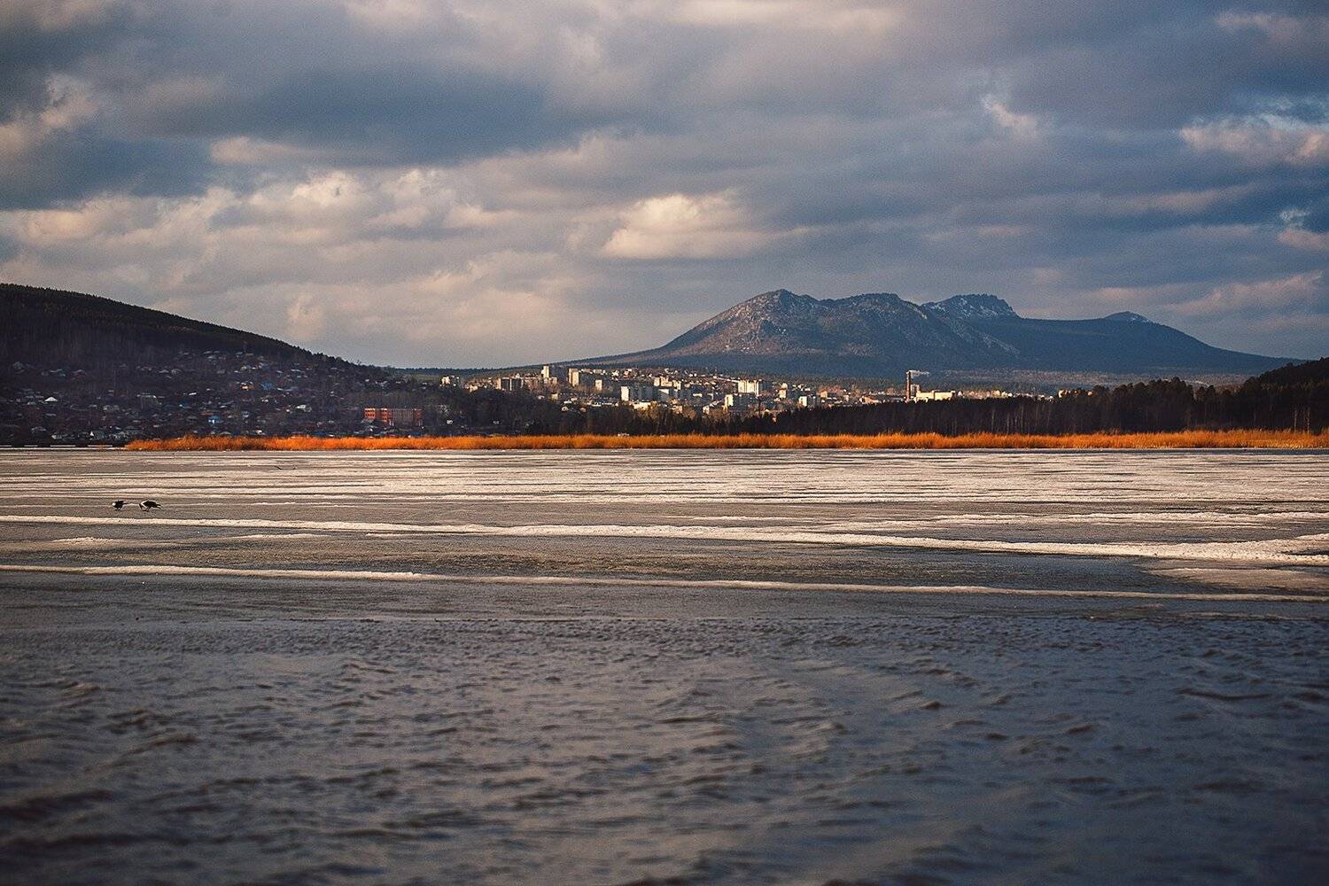 горы, весна, пруд, россия, златоуст, облака, Евгений Толкачёв