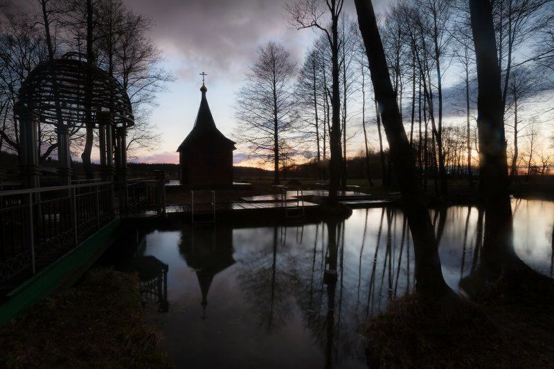 крыница, вечер, каплица Голубая крыница фото превью