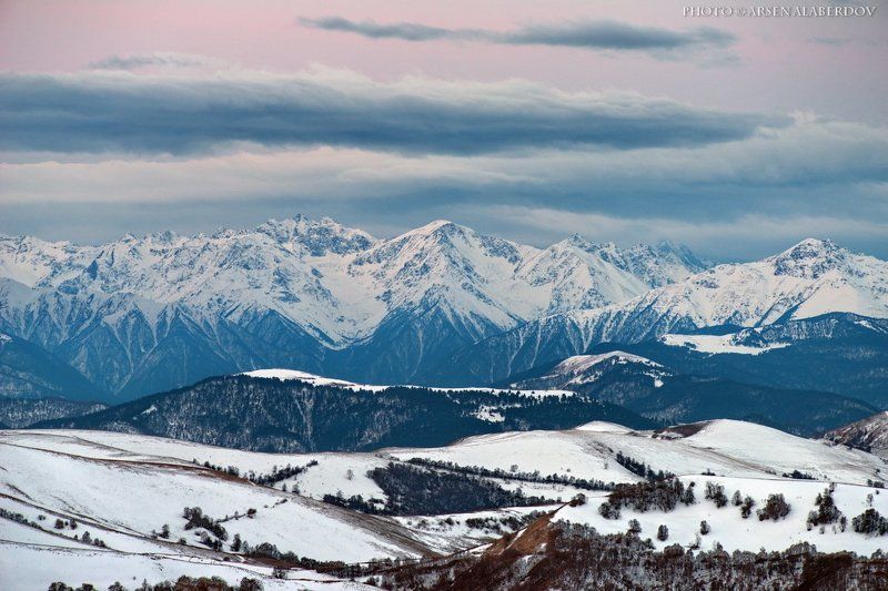 ЭТО ВНИЗУ УЖЕ ОТЦВЕЛИ АБРИКОСЫ, А В ГОРАХ.... фото превью