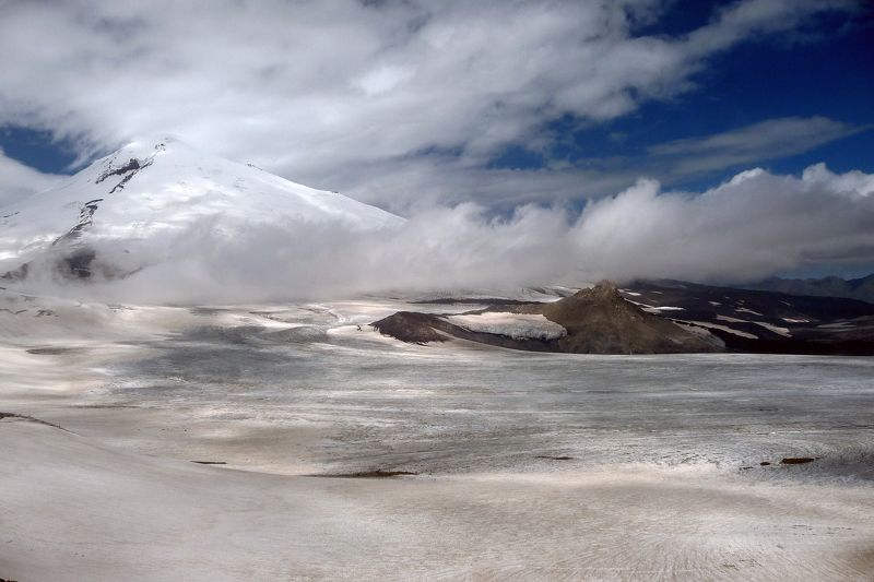 горы,ледник,кавказ,небо,перевал,пейзаж,mountains,mountain glacier,caucasian Эльбрус, такой близкий и такой далекий фото превью