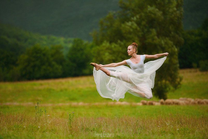 ballerina, ballet, dance, dancing, portrait, street, Балерина в деревне II фото превью