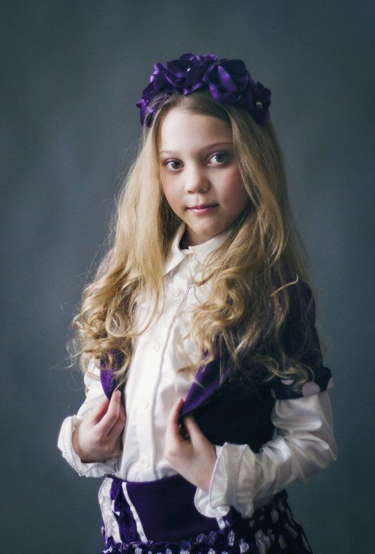 девочка, портрет, взгляд, классика, цвет Liza фото превью