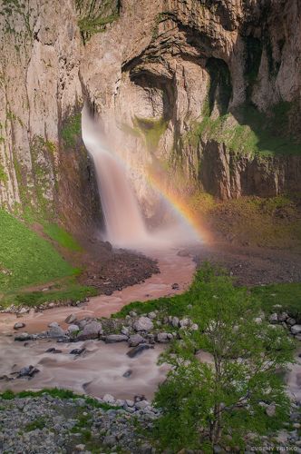 Радужный водопад Каракая-су