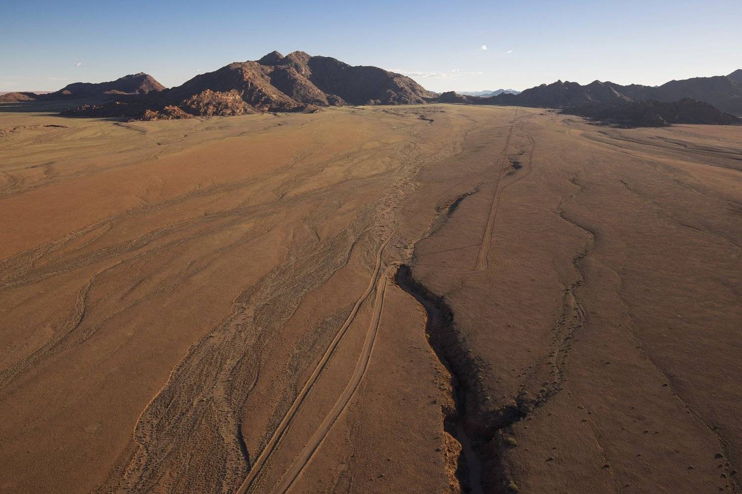 aerial, sossusvlei, desert, namib, namibia, landscape, african, nature, dunes, view, beautiful, wilderness, park, travel, national, orange, naukluft, scenic, sand, road, scenery, africa, flight, arid, red, Гайдабуров Сергей