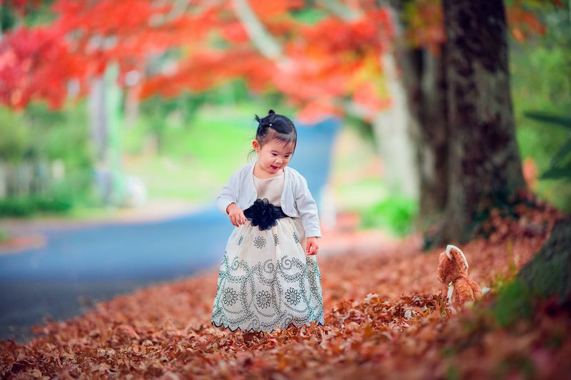 girl, child, red, kid, autumn, leaves, colours, blackheath Celine in autumn фото превью