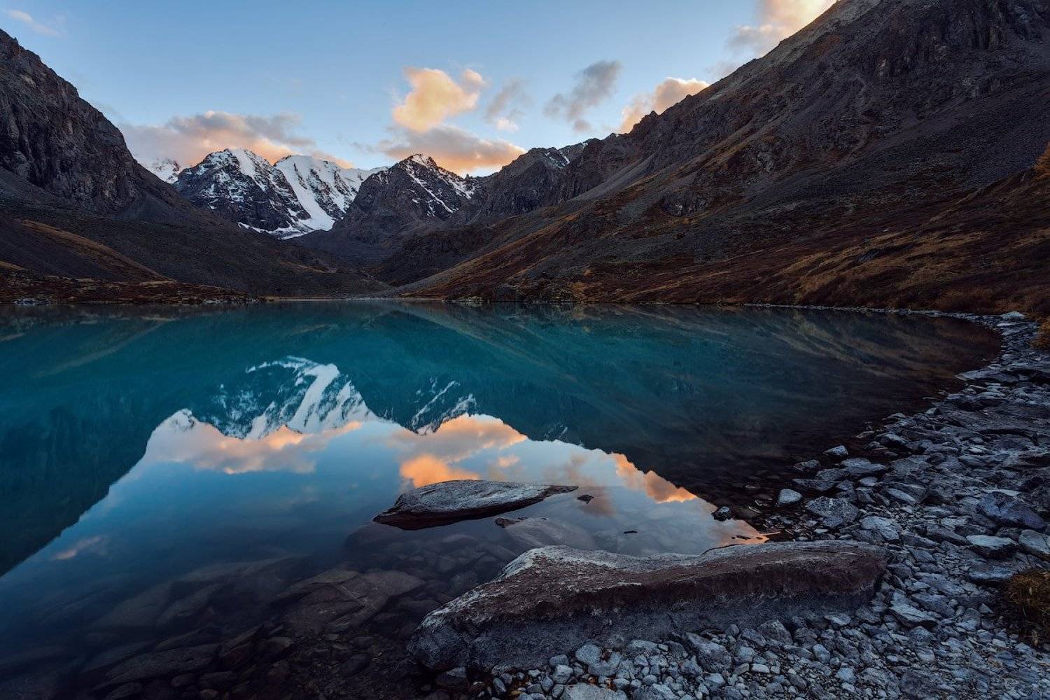 алтай,озеро,осень,золотая,горы,лиственница,вода, Николай Бузмаков