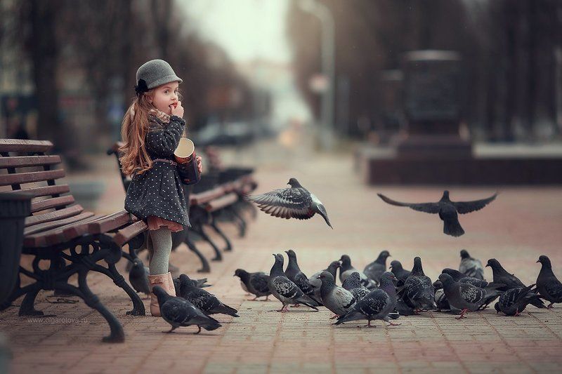 Покормим голубей:) фото превью