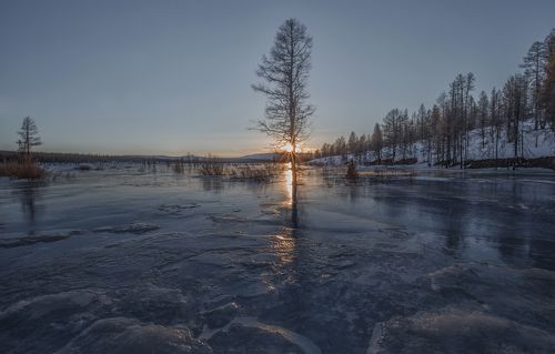 Ледяной апрель