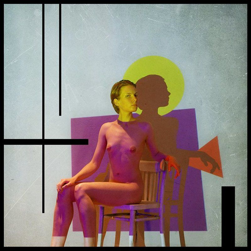 портрет с красной рукой фото превью