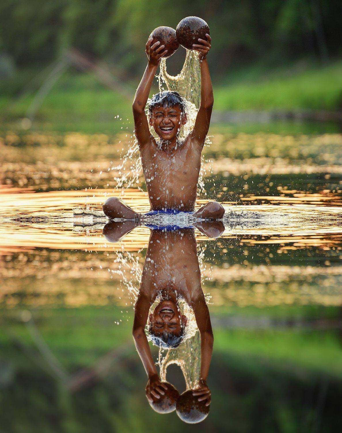 water,splash,boy,child,asia,thailand,play,water,happy, Saravut Whanset