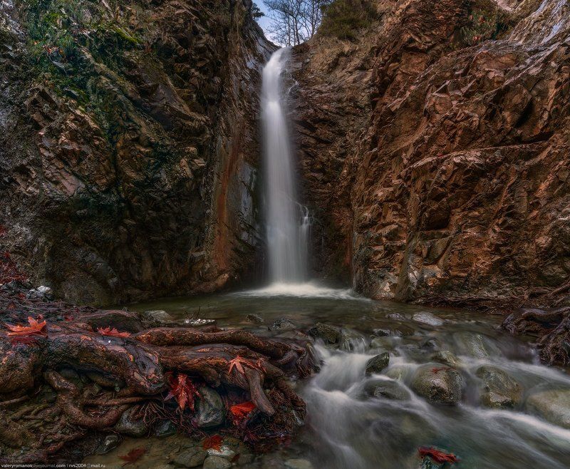 Природа, Водопад, Река, поток, Лес, Вода,  скалы, камни,  Горы, Пейзаж,  Дерево, Текущая вода, Осень, Зеленый, Свежесть, Падение, Влажный, Кипр, Милломерис Водопад Милломерис фото превью