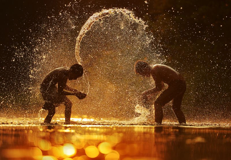 splash,water,swimming,child,kid,playing,asia,asian,thailand Fighting фото превью