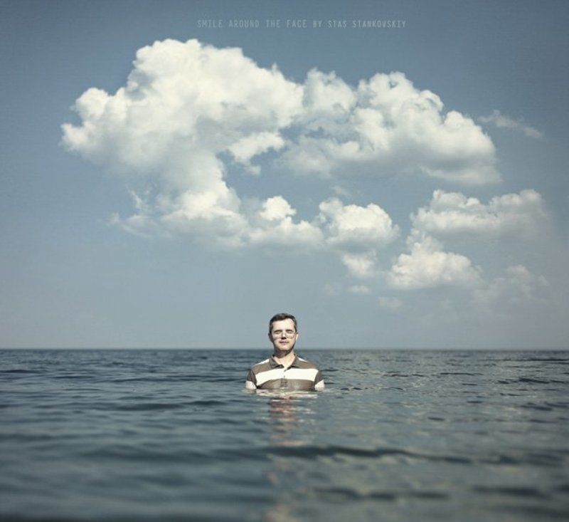 smile around the face фото превью