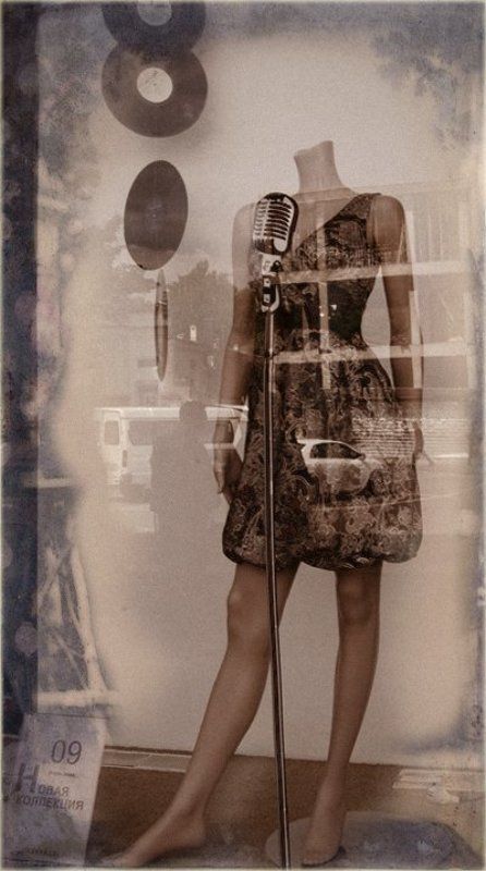 город, витрина, отражения,манекен Я вам спою... фото превью