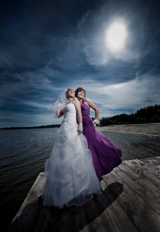 девушки, свадьба, модели, небо, пирс, вода  фото превью