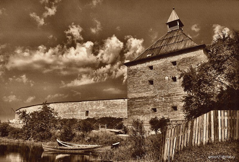 у крепостной стены фото превью