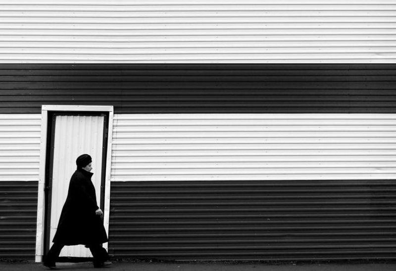 человек в футляре фото превью