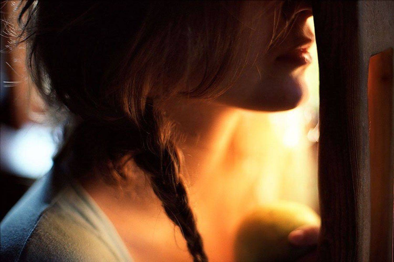 портрет, нежность, яблоко, девушка, утро, Nikolay Zheltov