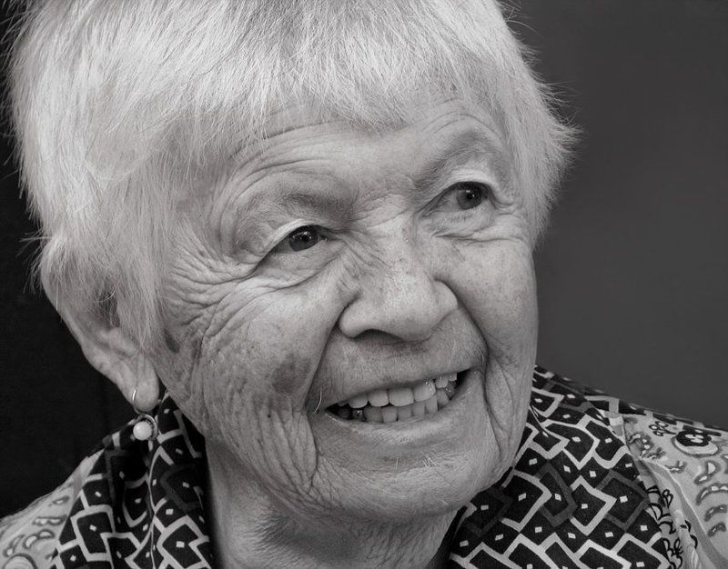 женщина, возраст, старушка, красота Домашние зовут её Лялечкой.. фото превью