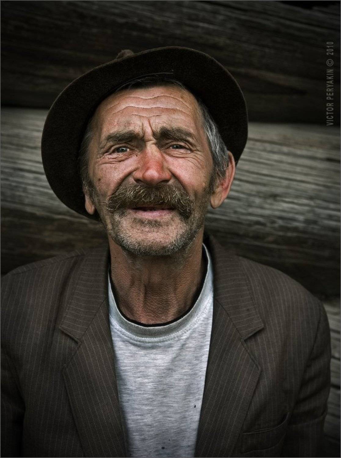 , Виктор Перякин