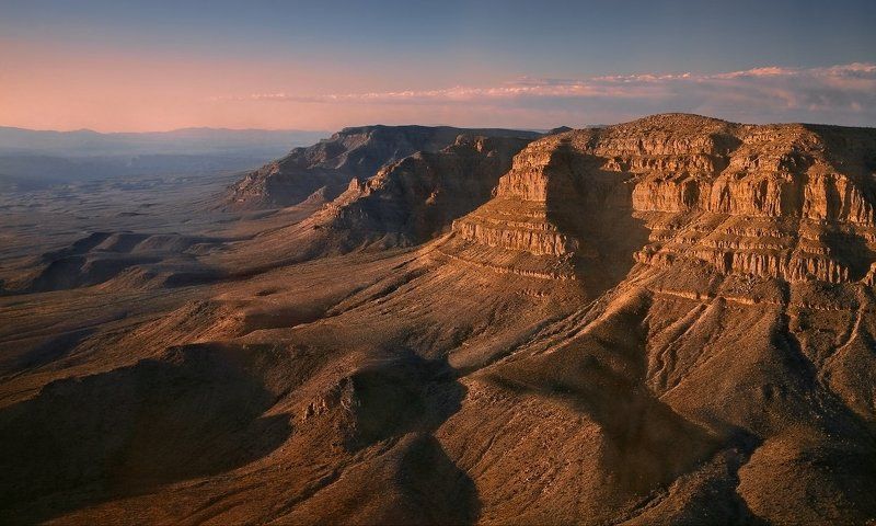 большой, каньон В свете догорающего дня. фото превью