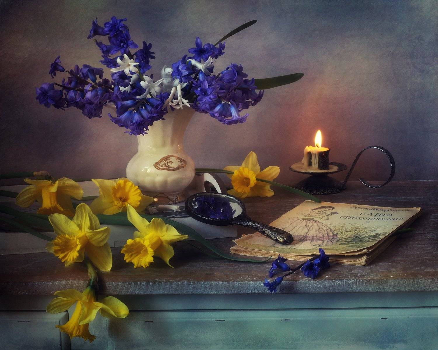 цветы, книга, свеча, вечер, свет,, Айснер Юлия