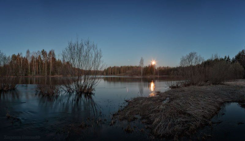 луна весенняя заходит... фото превью