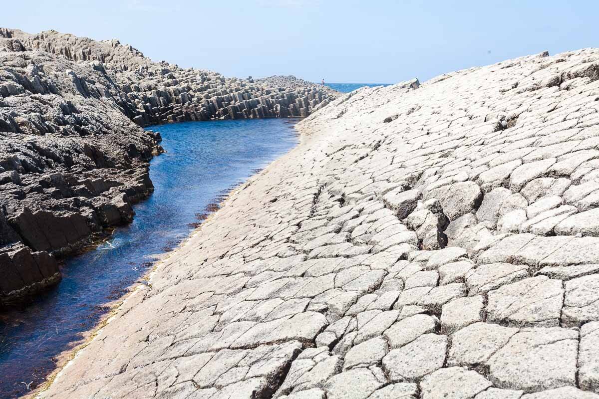 Кунашир, Курильские острова, мыс столбчатый, столбчатая отдельность, берег, море, Охотское море, Сергей Козинцев