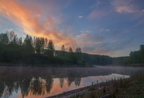 Пламень майского рассвета