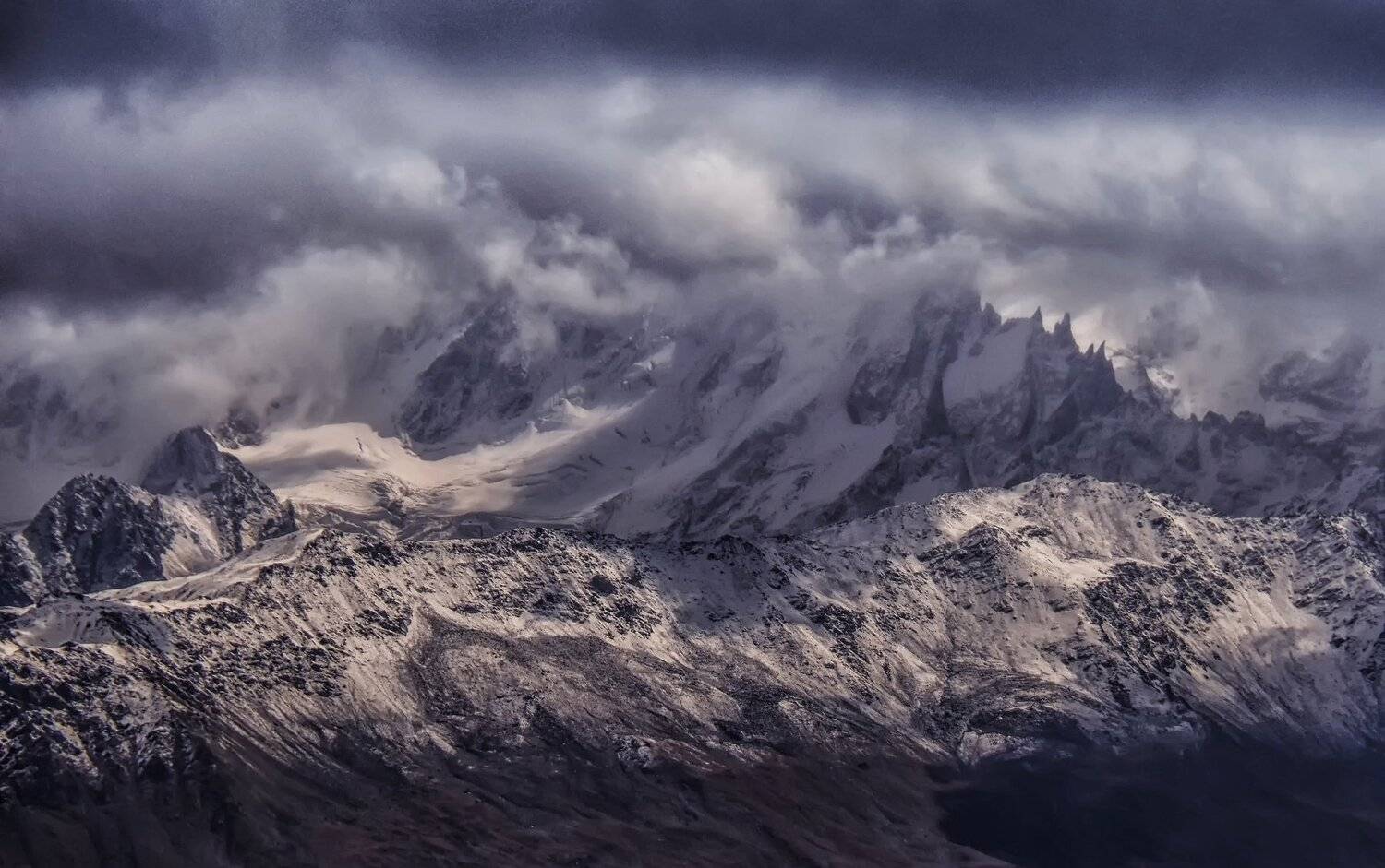 кавказ,эльбрус,горы,пики,природа,вершины,тучи,буря,драмматичный,пейзаж,снег,зима,осень,перевал,кабардино-балкария,облака, Elena Pakhalyuk