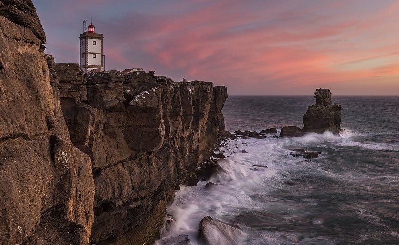lighthouse, маяк, португалия Lighthouse of Cape Carvoeiro фото превью