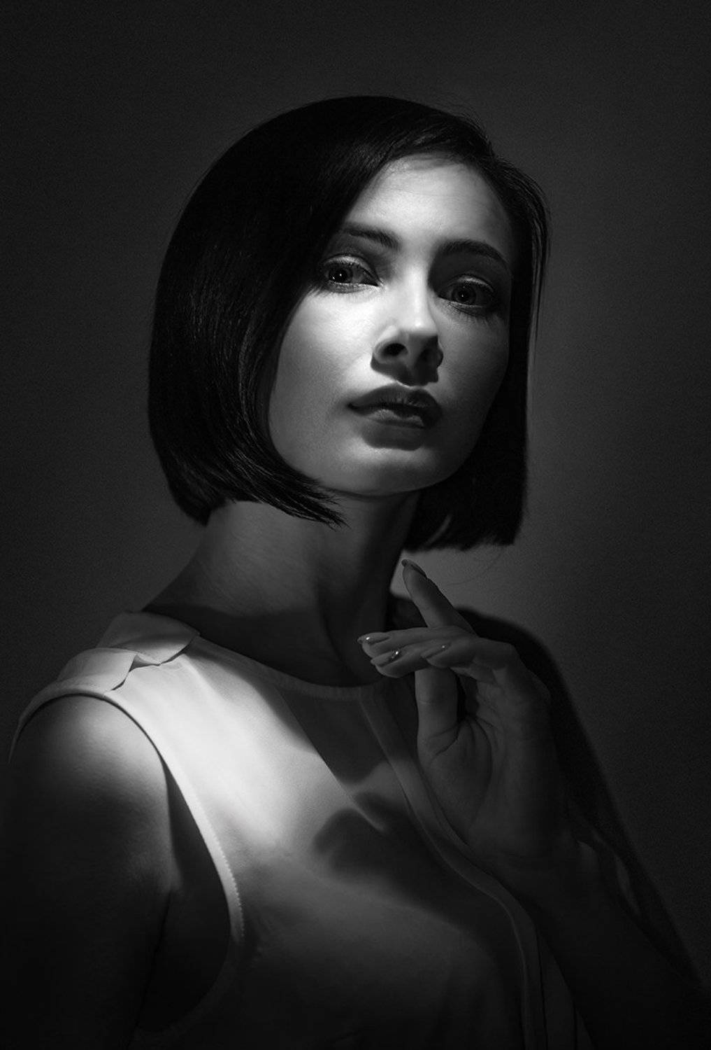 портрет, студийный, чёрно-белый, art, black and white, beauty, glamour, davydov, монохромный, классический, романтический, девушка, ретро, низкая тональность, жёсткий свет, крупным планом, взгляд, современный портрет, Давыдов Михаил