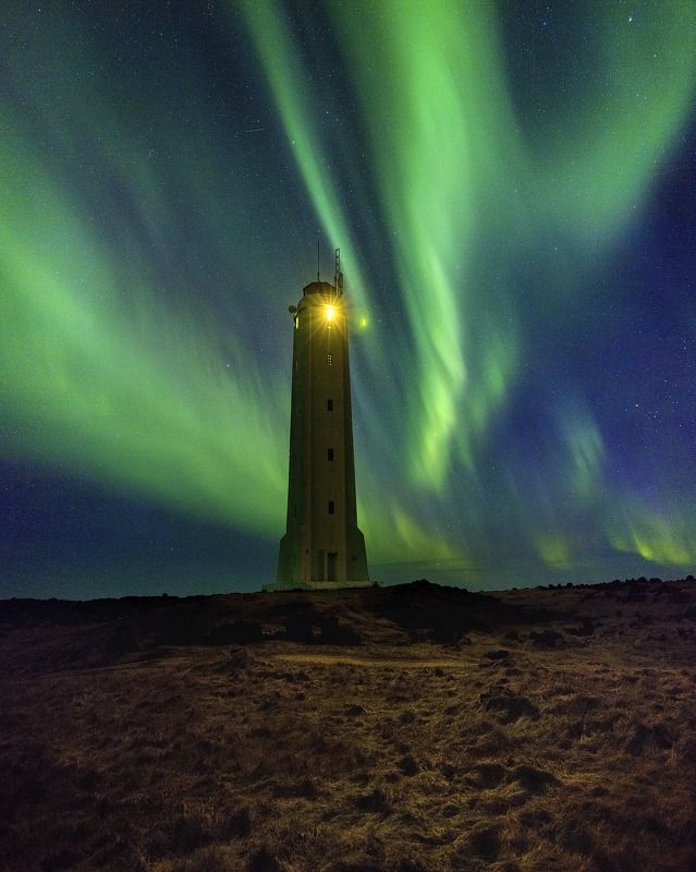 iceland lighthouse aurora northern lights Lighthouse for spaceships. фото превью
