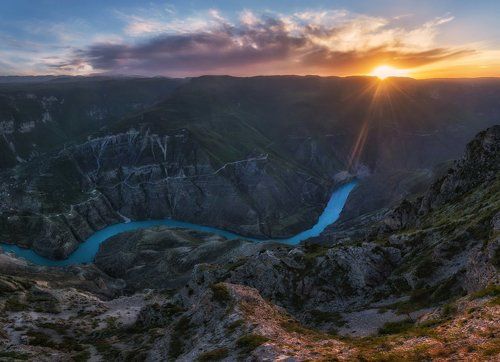 Сулакский каньон на закате.