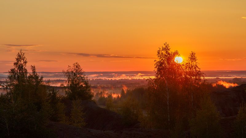 Рассвет над карьером фото превью
