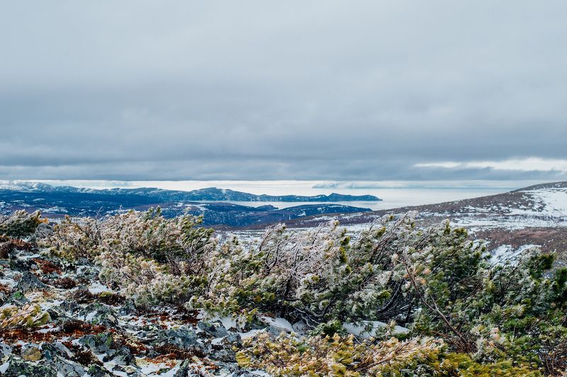 море, небо, горы, холмы Холодной весной у моря фото превью