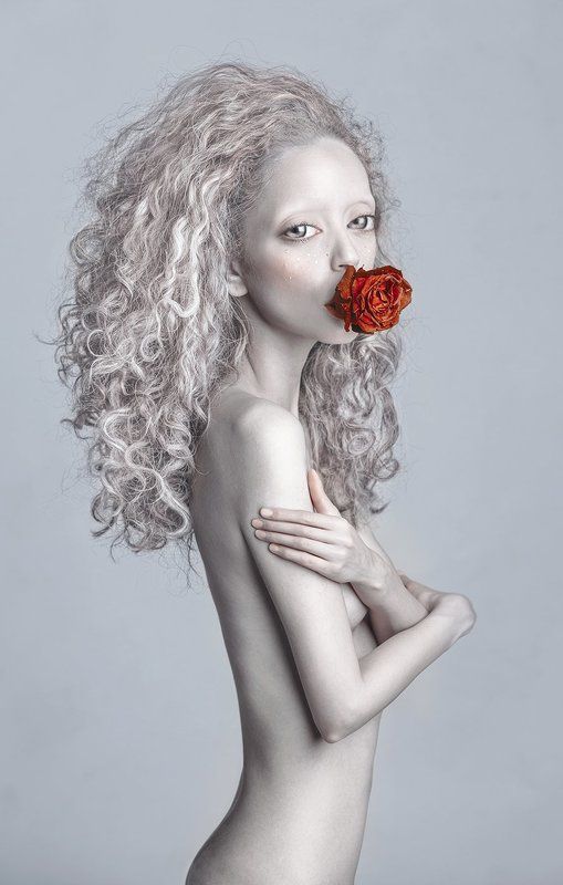 photoshop, red and white Alien Helena фото превью