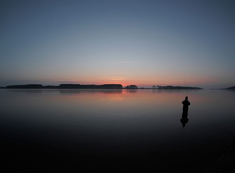 Sunrise of the quiet white Danube фото превью