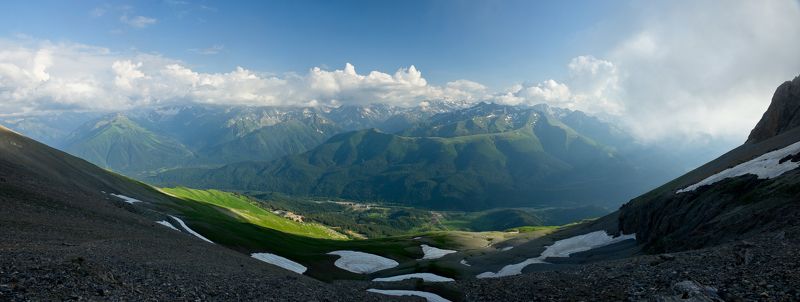 горы, архыз, перевал, лето, июль, путешествия, снежник, зелёный, вершины, гряда, панорама По изгибам Архыза фото превью