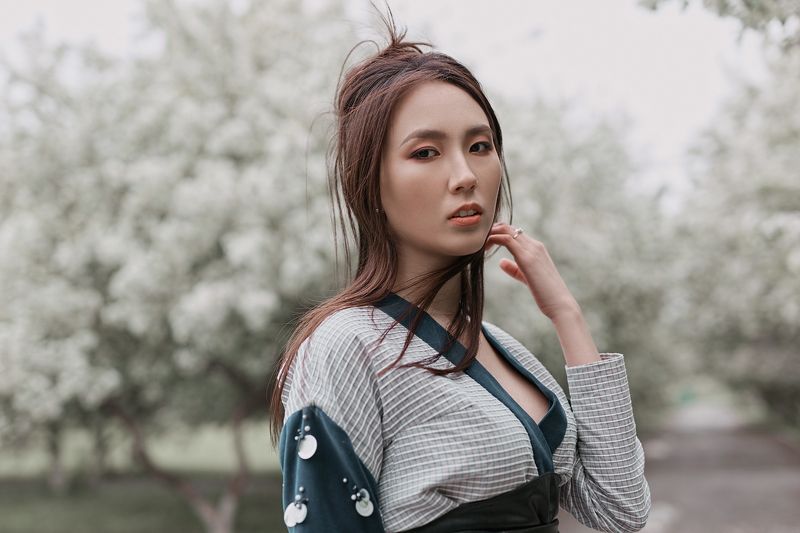 тюмень, портрет, цветущие яблони Дарина фото превью