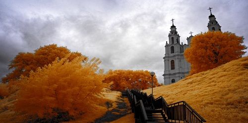 К пасмурной Софии. Инфракрасная фотография.