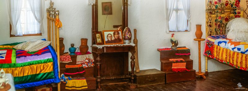 станица атамань, краснодарский край, темрюкский район, достопримечательности станицы атамань, соломенная крыша, дрова, сельская дорога, грязь, лужа, бездорожье, весна, май, деревенская утварь, казачий быт, зелёная трава, солнечный день, побережье, берег м Станица Атамань (часть 2) фото превью