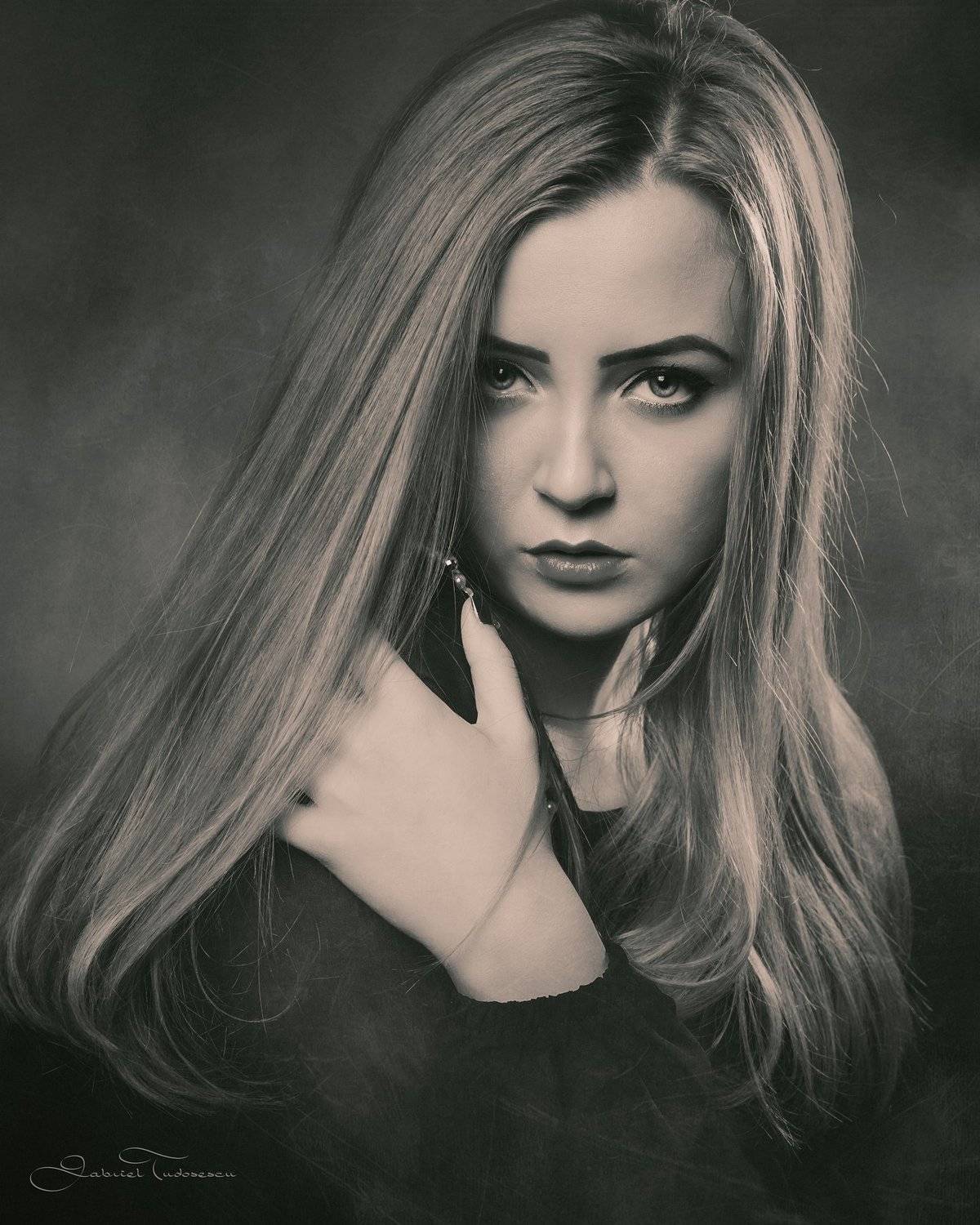 portrait, black & white, Gabriel Tudosescu EFIAP