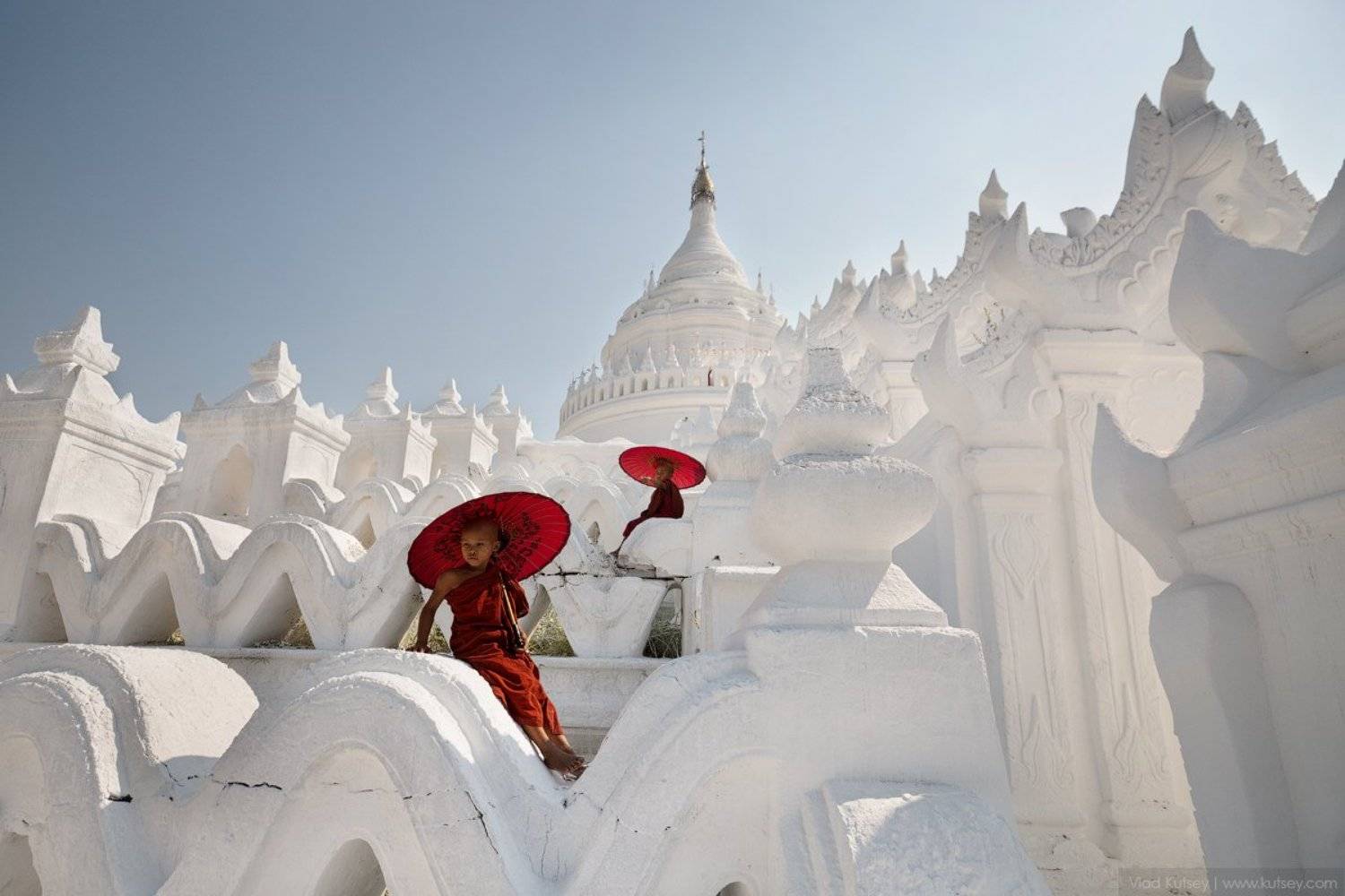 pagoda, Hsinbyume, myanmar, burma, mandalay, mingun, monks, whire_pagoda, temple, asia, бирма, мьянма, пагода, мингун, мандалай, монахи, буддизм, азия, Владимир Куцый (Vlad Kutsey)