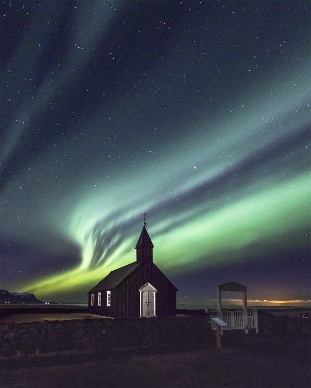 Budir church & northern lights, Iceland фото превью