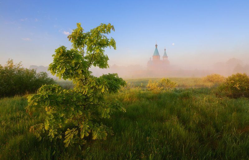 Про луну, туманный рассвет и церквушку фото превью